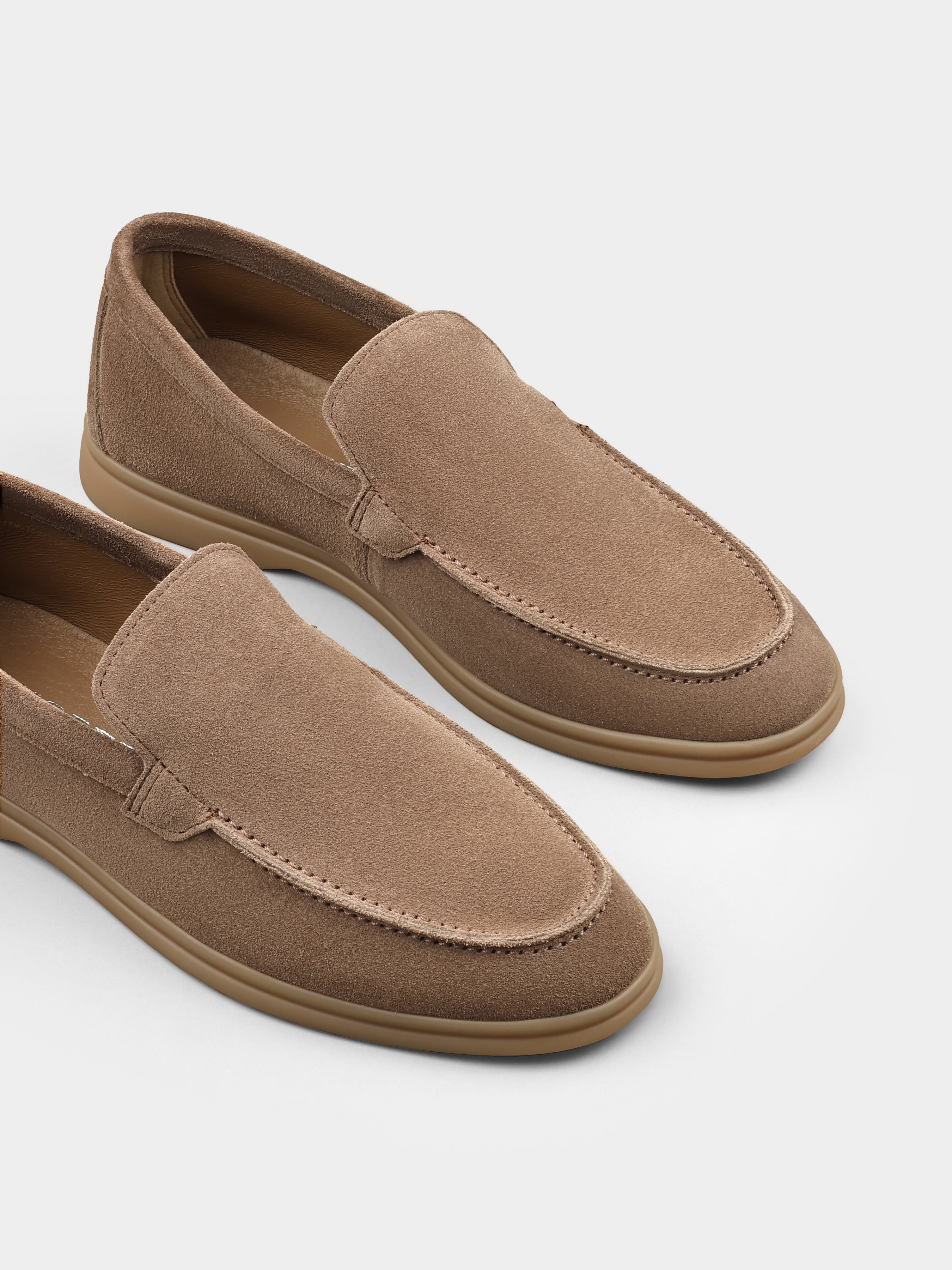 Beżowe Zamszowe Loafersy Fenda